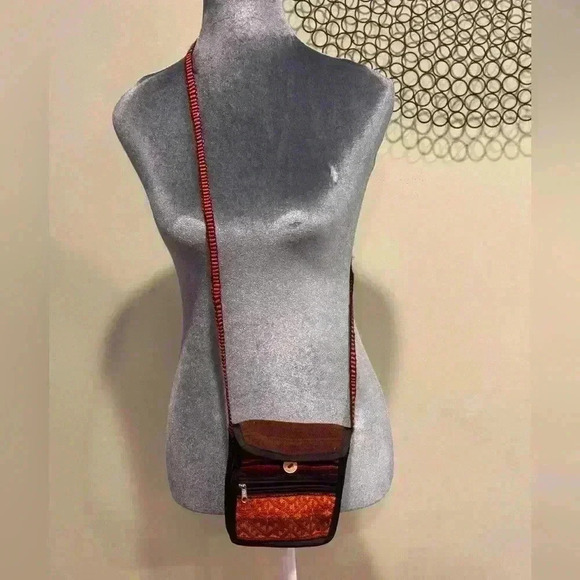 Woven fabric purse with button close main section and zip front pocket - Picture 2 of 3